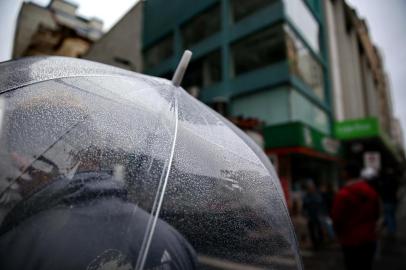  PORTO ALEGRE, RS, BRASIL,03/10/2019- Tempo com chuva nesta Quinta Feira em Porto Alegre. (FOTOGRAFO: JEFFERSON BOTEGA / AGENCIA RBS)