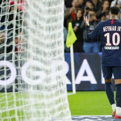 Paris Saint-Germains Brazilian forward Neymar celebrates after scoring a goal during the French L1 football match between Paris Saint-Germain and Angers SCO at the Parc des Princes stadium in Paris on October 5, 2019. (Photo by GEOFFROY VAN DER HASSELT / AFP)