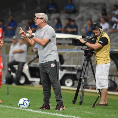 Belo Horizonte, MG, 05.10.2019 Técnico Odair Hellmann, do Inter, durante partida entre Cruzeiro x Internacional valida pela 23Ãª  rodada do Campeonato Brasileiro, realizada no Estadio do Mineirão, neste sabado(05). (Foto: Araceli Souza/MyPhoto Press/Lancepress!)