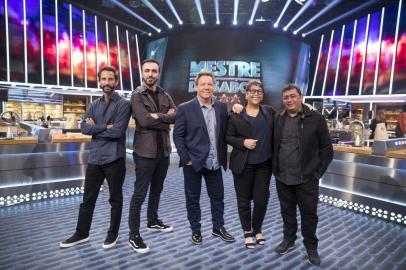 Claude Troisgros, ao lado do fiel escudeiro Batista; José Avillez, Kátia Barbosa e Leo Paixão no comando do programa Mestre do Sabor