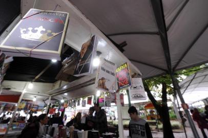  CAXIAS DO SUL, RS, BRASIL, 06/10/2019 - Ambiental do segundo fim de semana da 35ª Feira do Livro, que tem como tema Você é o que você lê. O patrono desta edição é Delcio Agliardi. (Marcelo Casagrande/Agência RBS)