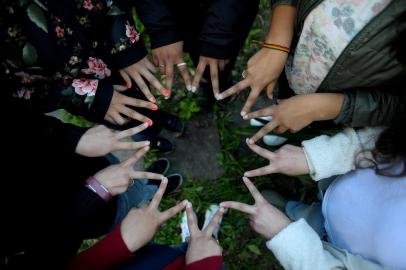  CAXIAS DO SUL, RS, BRASIL, 26/09/2019Sete meninas entre 14 e 16 anos que vivem em casas-lares da Ação Social Aliança (ASA) em Caxias do Sul ganharão uma festa de debutantes.(Lucas Amorelli/Agência RBS)