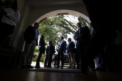  PORTO ALEGRE, RS, BRASIL, 07/10/2019- Governador Eduardo Leite encontra-se com deputados. (FOTOGRAFO: LAURO ALVES / AGENCIA RBS)Governador Eduardo Leite encontra-se com deputados Governador Eduardo Leite encontra-se com deputados. (FOTOGRAFO: LAURO ALVES / AGENCIA RBS)