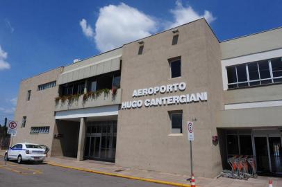  CAXIAS DO SUL, RS, BRASIL  (04/03/2015) Aeroporto Hugo Cantergiani. Reportagem verifica precariedade técnica do aeroporto. (Roni Rigon/Pioneiro)