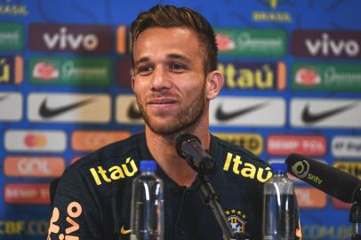 futebol, arthur, grêmio, seleção brasileira, barcelona