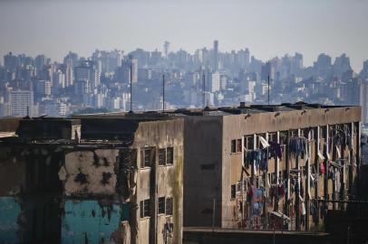  PORTO ALEGRE, RS, BRASIL, 13-07-2018: Obras das novas instalações do Instituto Penal Pio Buck, dentro do Presídio Central de Porto Alegre. Na manhã de sexta feira, comitiva composta pelo Secretário de Segurança Cezar Schirmer e o Procurador Geral de Justiça Marcelo Dornelles visita as obras (FOTO FÉLIX ZUCCO/AGÊNCIA RBS, Editoria de Notícias).