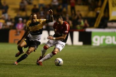 Brasileiro B 2019, CriciÃºma x Brasil de PelotasSC - Criciúma - 08/10/2019 - Brasileiro B 2019, Criciúma x Brasil de Pelotas - Lances da partida entre Criciúma x Brasil de Pelotas pela 27ª do Campeonato Brasileiro B 2019, no estádio Heriberto Hulse. Foto: Guilherme Hahn/Especial