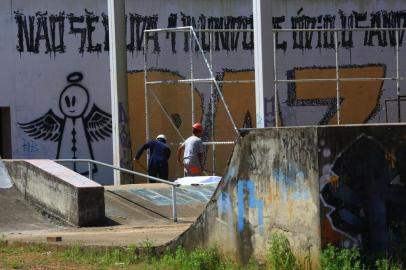  PORTO ALEGRE -RS - BR - 08.10.2019Retomada de obras no CEU da Lomba do Pinheiro.FOTÓGRAFO; TADEU VILANI AGÊNCIARBS Editoria DG