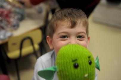 CAXIAS DO SUL, RS, BRASIL, 09/10/2019Clube de Mães La Salle Caxias entrega bonecos no HGJoão Francisco Cabral Neymaer, 3 anos e cinco meses (Lucas Amorelli/Agência RBS)