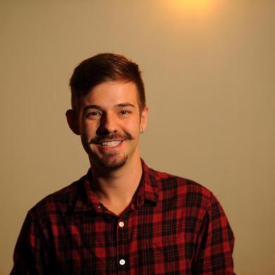  CAXIAS DO SUL, RS, BRASIL 11/03/2019Pedro Guerra, que nesta semana lança livro e peça de teatro. (Felipe Nyland/Agência RBS)