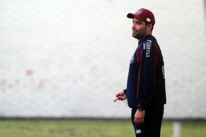  CAXIAS DO SUL, RS, BRASIL, 04/10/2019. Treino do Caxias na quadra do ginásio Por do Sol, bairro Santa Lúcia. O Caxias está disputando a copa Seu Verardi. Na foto, técnico Lacerda. (Porthus Junior/Agência RBS)Indexador: Porthus Junior                  