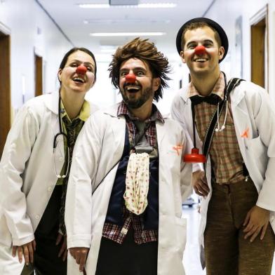 PORTO ALEGRE, RS, BRASIL, 17-09-2019: Doutorzinhos durante visita a pacientes do Hospital da Criança Santo Antônio. Reportagem do Caderno Vida destaca ações que levam alegria e humanizam hospitais. (Foto: Mateus Bruxel / Agência RBS)