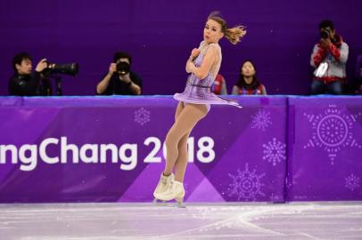  Brazils Isadora Williams competes in the womens single skating short program of the figure skating event during the Pyeongchang 2018 Winter Olympic Games at the Gangneung Ice Arena in Gangneung on February 21, 2018. / AFP PHOTO / Roberto SCHMIDTEditoria: SPOLocal: GangneungIndexador: ROBERTO SCHMIDTSecao: figure SkatingFonte: AFPFotógrafo: STF