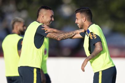 Treino da Seleção Masculina em Singapura. Everton e Matheus Henrique. Lucas Figueiredo/CBF