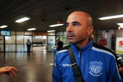  Chegada do time do emelec no aeroporto Hercílio Luz em Florianópolis