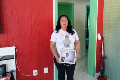  PORTO ALEGRE, RS, BRASIL, 11/10/2019- Devercina França Leal da Silva, mãe de Bruno Leal da Silva, desaparecido há 20 anos no Litoral Norte. (Foto: Arquivo Pessoal / Arquivo Pessoal)