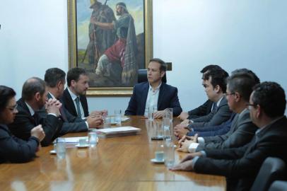 presidente da assembleia legislativa, luis augusto lara, recebe procurador geral de justiça, fabiano dallazen. Sugestões para novo codigo ambiental