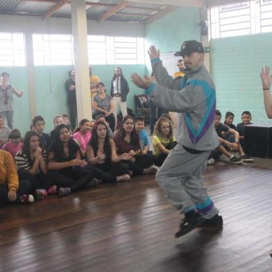 Projeto Hip Hop nas Escolas visitou a Escola Rosário de São Francisco