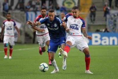 Luan, do GrÃªmio (d) em lance de disputa de bolaPORTO ALEGRE, RS, 16.10.2019 ¿ GRÊMIO-BAHIA: Partida entre Grêmio e Bahia, válida pela 26ª rodada do Campeonato Brasileiro série A 2019, na Arena do Grêmio, em Porto Alegre (RS), na noite desta quarta-feira (16). (Foto: Everton Silveira/Agência F8/Folhapress)Local: Porto Alegre ;Rio Grande do Sul ;Brasil