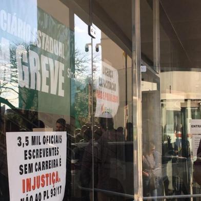 Greve de servidores do judiciário em Caxias do Sul