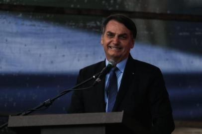 Bolsonaro discursa na sede da PRF em Florianópolis(Foto: Tiago Ghizoni / NSC Total)