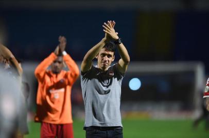 Técnico Ricardo Colbachini, do Inter, na vitória sobre o Avaí