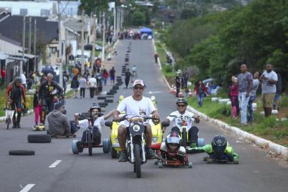  CACHOEIRINHA, RS, BRASIL, 20/10/2019: Moradores do Jardim do Bosque organizam o 3° Campeonato de Carrinhos de LombaIndexador: ISADORA NEUMANN