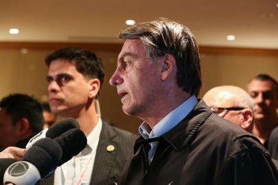 (Tóquio - Japão, 21/10/2019) Presidente da República, Jair Bolsonaro fala com a imprensa na Chegada ao Hotel Imperial, Tóquio/Japão.