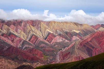 Serranias del Hornocal, colored mountains, ArgentinaSerranias del Hornocal, grandes montanhas coloridas, ArgentinaFonte: 163018268