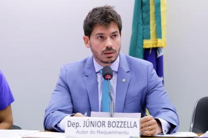 Data: 25/09/2019Audiência Pública - Tema: PL 448/19 ¿ que regulamenta o limite máximo de comissão cobrada pelas empresas de transporte remunerado privado individual. Dep. Júnior Bozzella (PSL - SP)