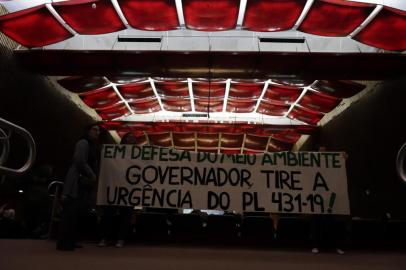  PORTO ALEGRE, RS, BRASIL - 21.10.2019 - O projeto de lei do governo do Estado que altera mais de 480 regras do código ambiental do Rio Grande do Sul será discutido em audiência promovida pela Assembleia Legislativa nesta segunda-feira (21). Integrantes de mais de 40 entidades rurais e de proteção ao meio ambiente e órgãos públicos convidados para o evento poderão tirar dúvidas e sugerir alterações no texto. Entre os chamados, estão Ministério Público Estadual, Ministério da Agricultura, Ordem dos Advogados do Brasil (OAB), Federação da Agricultura do Estado (Farsul), Instituto Brasileiro do Meio Ambiente e dos Recursos Naturais Renováveis (Ibama) e as ONGs WWF Brasil e Greenpeace. Estarão representando o governo os secretários Artur Lemos (Meio Ambiente) e Otomar Vivian (Casa Civil). (Foto: Omar Freitas/Agencia RBS)