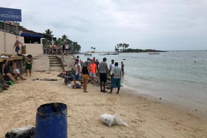  CAIRU, BH, BRASIL, 22/10/2019- Manchas de óleo atingem praias de Morro de São Paulo. (Fotos: Prefeitura / Divulgação)