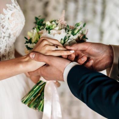  PORTO ALEGRE, RS, BRASIL,23/10/2019-  Troca de alianças de casamento. (Foto: Viktar / stock.adobe.com)Fonte: 198831835