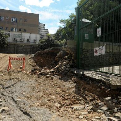  CAXIAS DO SUL, RS, BRASIL, 23/10/2019Obras da prefeitura atrapalham a entrada na maçonaria. (Lucas Amorelli/Agência RBS)