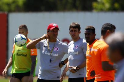  PORTO ALEGRE, RS, BRASIL, 23-10-2019: O técnico Zé Ricardo comanda o primeiro treino do Internacional no CT Parque Gigante. (FOTOGRAFO: MATEUS BRUXEL / AGENCIA RBS)