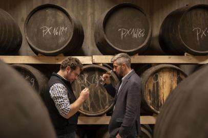 The Slyrs distillery, founded in 1999, is one of the older whiskey producers in Germany. (Andreas Meichsner/The New York Times)SCHLIERSEE, Germany â BC-TRAVEL-TIMES-GERMANY-TRAIL-ART-NYTSF â The Slyrs distillery, founded in 1999, is one of the older whiskey producers in Germany. (Andreas Meichsner/The New York Times)--ONLY FOR USE WITH ARTICLE SLUGGED --BC-TRAVEL-TIMES-GERMANY-TRAIL-ART-NYTSF â OTHER USE PROHIBITED.Editoria: TRALocal: SchlierseeIndexador: Andreas MeichsnerFonte: NYTSFFotógrafo: STR