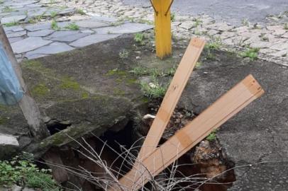 seu problema é nosso, porto alegre, acesso josé da silva bernardes, buraco, jardim sabara, rinelda mafalda tonet