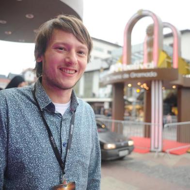  GRAMADO, RS, BRASIL 29/08/2016O diretor de fotografia Bruno Polidoro vence premio de melhor fotografia entre os curtas gaúchos no 44º festival de Cinema de Gramado. Felipe Nyland/Agência RBS)