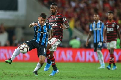 Matheus Henrique, volante do Grêmio, contra o Flamengo