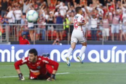 São Paulo vence Atlético-MG no Morumbi e se mantém no G-4 do Brasileirão