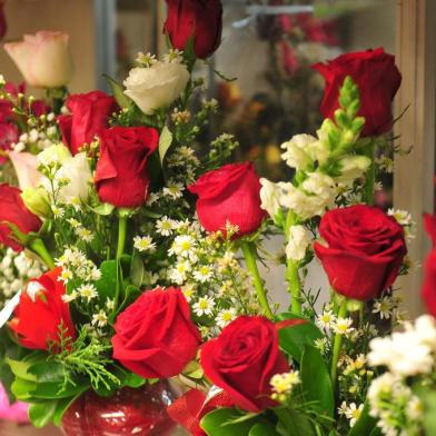  SANTA MARIA , RS , BRASIL , 08/06/2015Flores para o Dia dos Namorados 2015. Floricultura NaturaFOTO JEAN PIMENTEL / AGÊNCIA RBS, GERAL