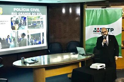 Delegado Daniel Mendelski apresenta estatísticas de criminalidade envolvendo ônibus em Porto Alegre