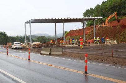  PAVERAMA, RS, BRASIL - 21.10.2019 - Obras na praça de pedágio na BR-386, em Paverama. (FOTO: TADEU VILANI/AGÊNCIA RBS)