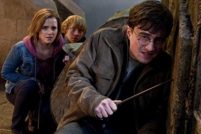 Cena do Filme "Harry Potter e as Relíguias da Morte - Parte 2" com EMMA WATSON (Hermione Granger), RUPERT GRINT (Ron Weasley ) e DANIEL RADCLIFFE (Harry Potter). 