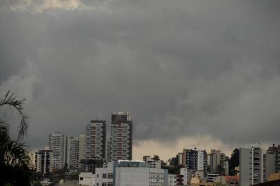  CAXIAS DO SUL, RS, BRASIL, 30/10/2019Tempo fechado na manhã de Caxias do Sul.(Lucas Amorelli/Agência RBS)