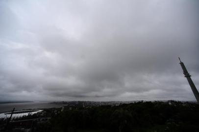  PORTO ALEGRE, RS, BRASIL, 30/10/2019-  Previsão do tempo em Porto Alegre, nesta Quarta Feira.(FOTOGRAFO: RONALDO BERNARDI / AGENCIA RBS)