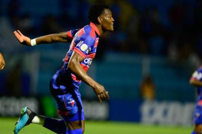 Partida entre AvaÃ­ x Fortaleza vÃ¡lida pela 29Âª rodada da SÃ©rie A do Campeonato Brasileiro 2019 no estÃ¡dio Aderbal Ramos da Silva em FlorianÃ³polis, Santa Catarina na noite desta quarta-feira (30). Foto Eduardo Valente