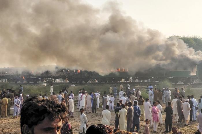 Handout / Pakistan's Punjab Emergency Service Rescue 1122 / AFP