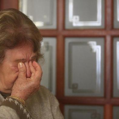  CACHOEIRINHA, RS, BRASIL - 2019.10.16 - Matéria do Vida sobre o Dia de Finados. Sueli Teresinha Varela perdeu o marido, Antônio, vítima de latrocínio. (Foto: ANDRÉ ÁVILA/ Agência RBS)