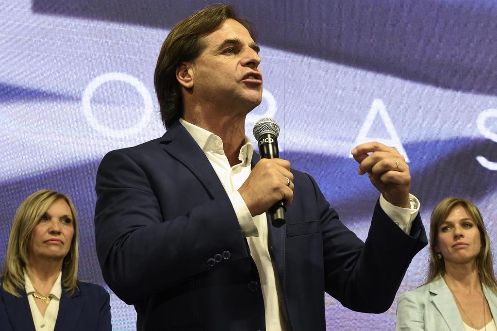 Bolsonaro diz que irá ao Uruguai se Lacalle Pou vencer, Mundo